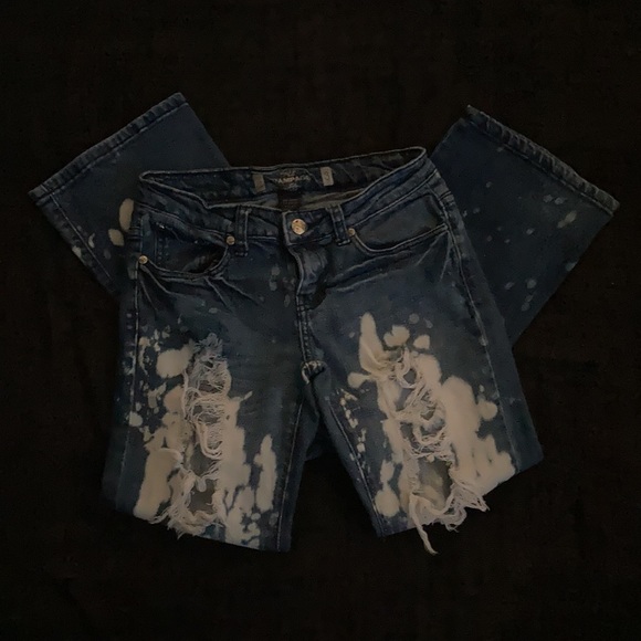 ⭐️Rampage Juniors Blenched, Ripped/Distressed Straight Leg Blue Denim Jeans - Picture 11 of 11